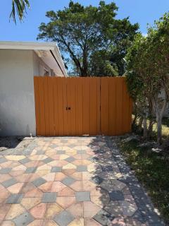 Blue Sky Guest Room - Pompano Beach - 3