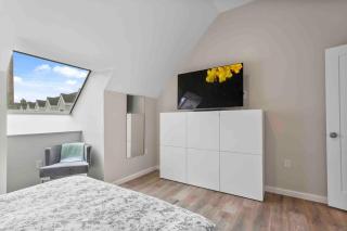 Stylish Comfort Wooster Square Yale Wi-Fi - 2