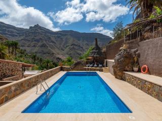 Villa with Heated Pool & Mountain Views - Mogán - 2