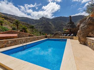 Villa with Heated Pool & Mountain Views - Mogán - 1
