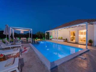 Diamond Villa with swimming pool - Vanáton - 4