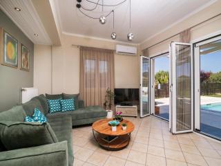 Villa in Zakynthos with Pool & Near Tsilivi Beach - 2