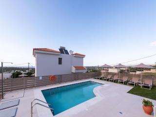 Villa in Crete with Sea Views & Private Pool - Maroulás - 3