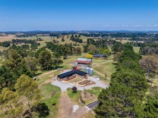 Rustic Luxury at The Old Dairy Country Escape - Glenquarry - 3