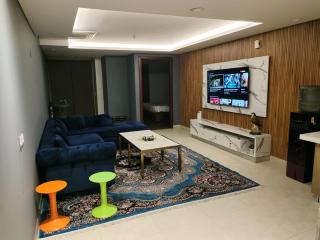 Elevated Luxury Gold Crest Mall Apartments with Al Fatah store by HBA - 3