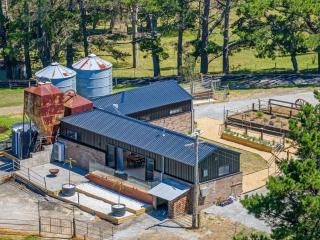 Rustic Luxury at The Old Dairy Stunning Escape - Glenquarry - 0