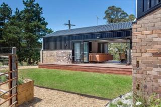 Rustic Luxury at The Old Dairy Stunning Escape - Glenquarry - 9