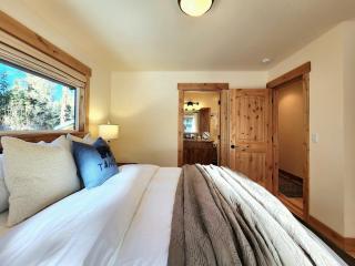 Das Bar Haus - Walk to Beach & Close to Ski Resort - 9