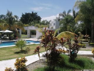 FABULOSO HOTEL CON 2 MAGNIFICAS ALBERCAS, a MINUTOS DE CUERNAVACA - Jiutepec - 2
