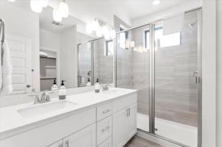 Stunning 3BR Home in Desirable Austin Location - Austin - 8