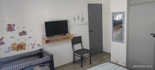 casa privada a 23 minutos del aeropuerto OPCIONAL TRANFER DESDE Y HACIA EL AEROPUERTO DE EZEIZA LAS 24 HORAS pet friendly - Ezeiza - 1