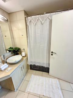 SHORELINE Beachfront Apartment with full Sea View and Pool Palm Jumeirah - 2