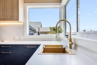 Stylish Family Getaway with Modern Comforts - 2