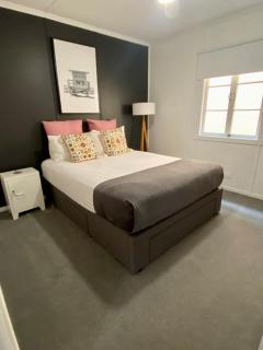 3 Bedroom Beach House - 200m To The Beach - Gold Coast - 5