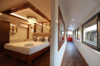 Royal Boathouse - Alleppey - 9