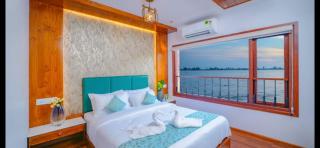 Marvelous Boathouse - 3