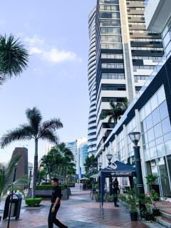 2 dormitorios vista lateral al rio, parqueo - Guayaquil - 5
