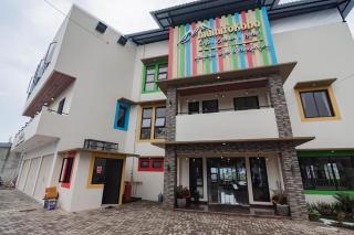 Mamifokobo Hotel & Glamping - Sindanglaya - 1