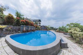 Mamifokobo Hotel & Glamping - Sindanglaya - 4