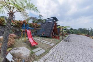 Mamifokobo Hotel & Glamping - Sindanglaya - 9