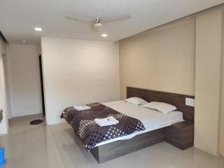 Hotel Son of Sun - Tuljapur - 7