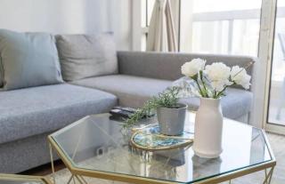 Stunning 2 Bed Great Metro access - Dubai - 0