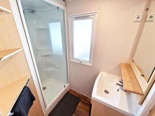 Traumhaftes Camping Urlaubshaus mit Bettwäsche und Wifi - 6