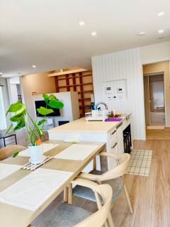 Akikawa Miyoshi 1 - 8