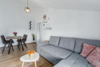 Moderne und neue Ferienwohnung mit Meerblick und nur 250m vom Strand - Poreč - 2