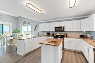Easy Breezy - Waterfront and Wonderful! Private Pool - PET FRIENDLY! home - Dauphin Island - 2