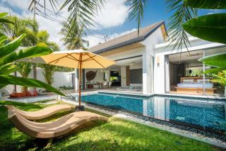 Calypso Villa Phuket - Naiyang Beach - Ban Sakhu - 0