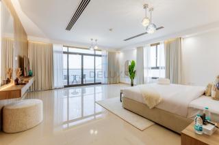 Overlooking Pool, Mountain and Sea 6BR Villa with Two Assistant Room, Heated Pool, BBQ Facility Al Dana Island, Fujairah by Deluxe Holiday Homes - Fujaira - 1