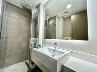 Homes2Retreat - Elegant Studio in JVC, Dubai - 4