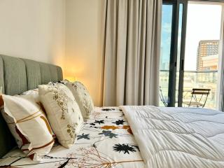 Homes2Retreat - Elegant Studio in JVC, Dubai - 0