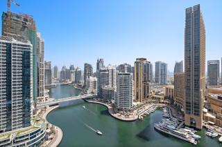 Renovated Luxe Bay Central Dubai Marina Apartment - 8