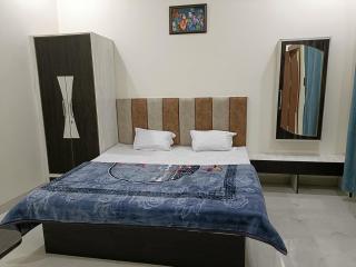 Om Mukunda Homestay - Ujjain - 3