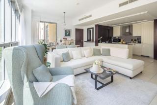 Frank Porter - The Residences 5 - 8