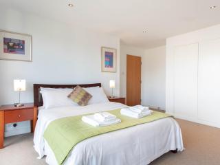Pass the Keys Bright Spacious Modern 5th flr City Oasis-Sleeps 6 - London - 3