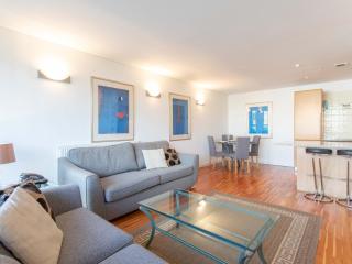 Pass the Keys Bright Spacious Modern 5th flr City Oasis-Sleeps 6 - London - 1