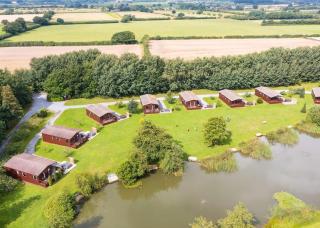 Paradise Lakeside Lodges - 0