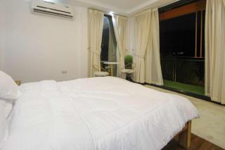 Green Meadows Farmhouse - - 2