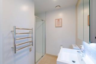 180 Degrees Seaview and Harbor View 2 bedroom Apt - Auckland - 4