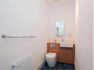 1 Bedroom 7 Westercraigs Apartment - Inverness - 2