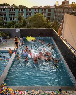 EBS Hostel Phuket - Ban Karon - 0