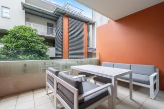 Private Oasis 3Bed-2Bath-1Car - 5mins to CBD - 9