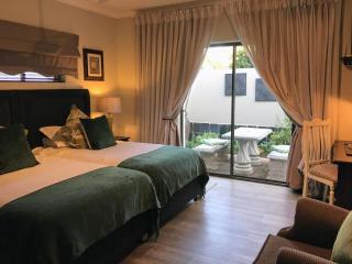 Dunvegan Execu Lodge - Edenvale - 1