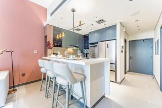 High-Rise 1BR with Lake and City Views and Minutes to Metro, MBL Royal, Jumeirah Lake Towers by Deluxe Holiday Homes - 9