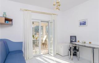 1 Bedroom Stunning Apartment In Zuljana - Žuljana - 3