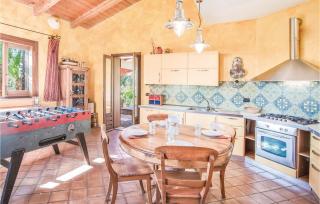 Awesome Home In S, Maria Di Ricadi Vv - Santa María - 8