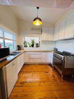 Treetop Home - Maribyrnong - 4